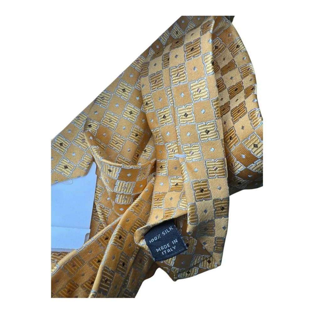 Jos. A. Bank Gold Orange White Hand Made 100% Silk Men’s Neck Tie Made In China